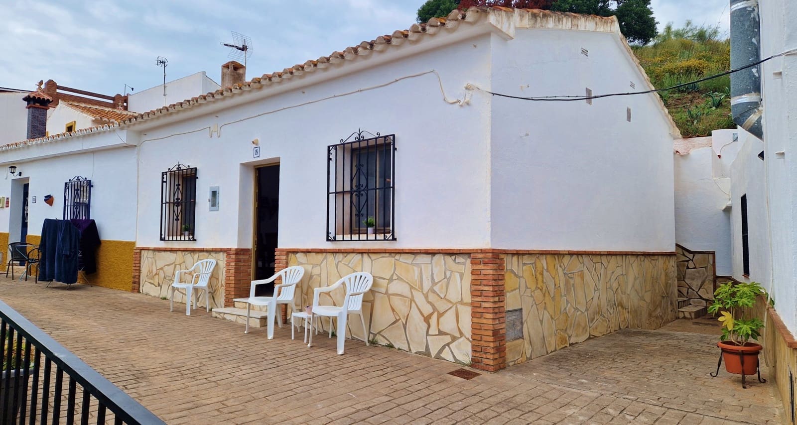 Casa de 2 habitaciones en Viñuela en venta - 149.000 € (Ref: 9815374)