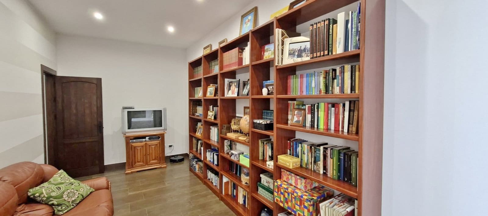 3 bedroom Finca/Country House for sale in Pinos Puente with pool garage - € 345,000 (Ref: 9823937)