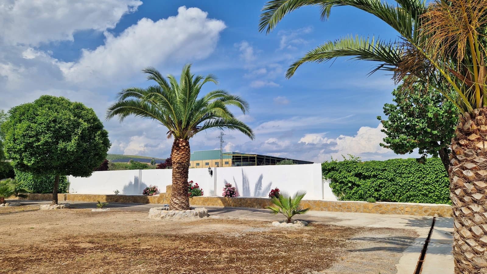 3 bedroom Finca/Country House for sale in Pinos Puente with pool garage - € 345,000 (Ref: 9823937)