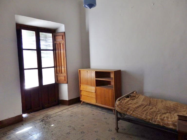 7 bedroom Townhouse for sale in Jayena - € 160,000 (Ref: 9823938)