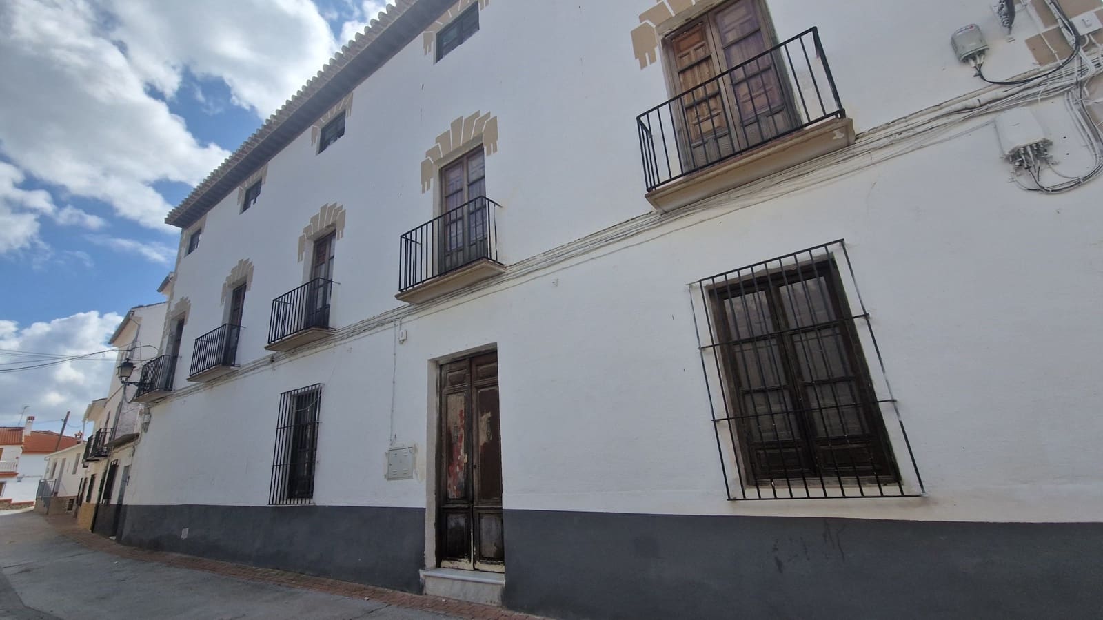 7 bedroom Townhouse for sale in Jayena - € 160,000 (Ref: 9823938)