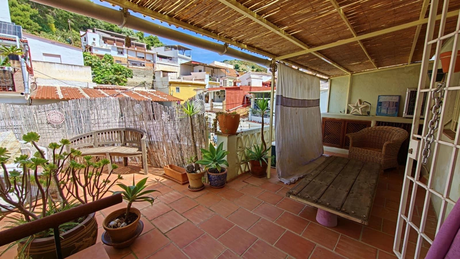 2 bedroom Townhouse for sale in Velez-Malaga - € 135,000 (Ref: 9838825)
