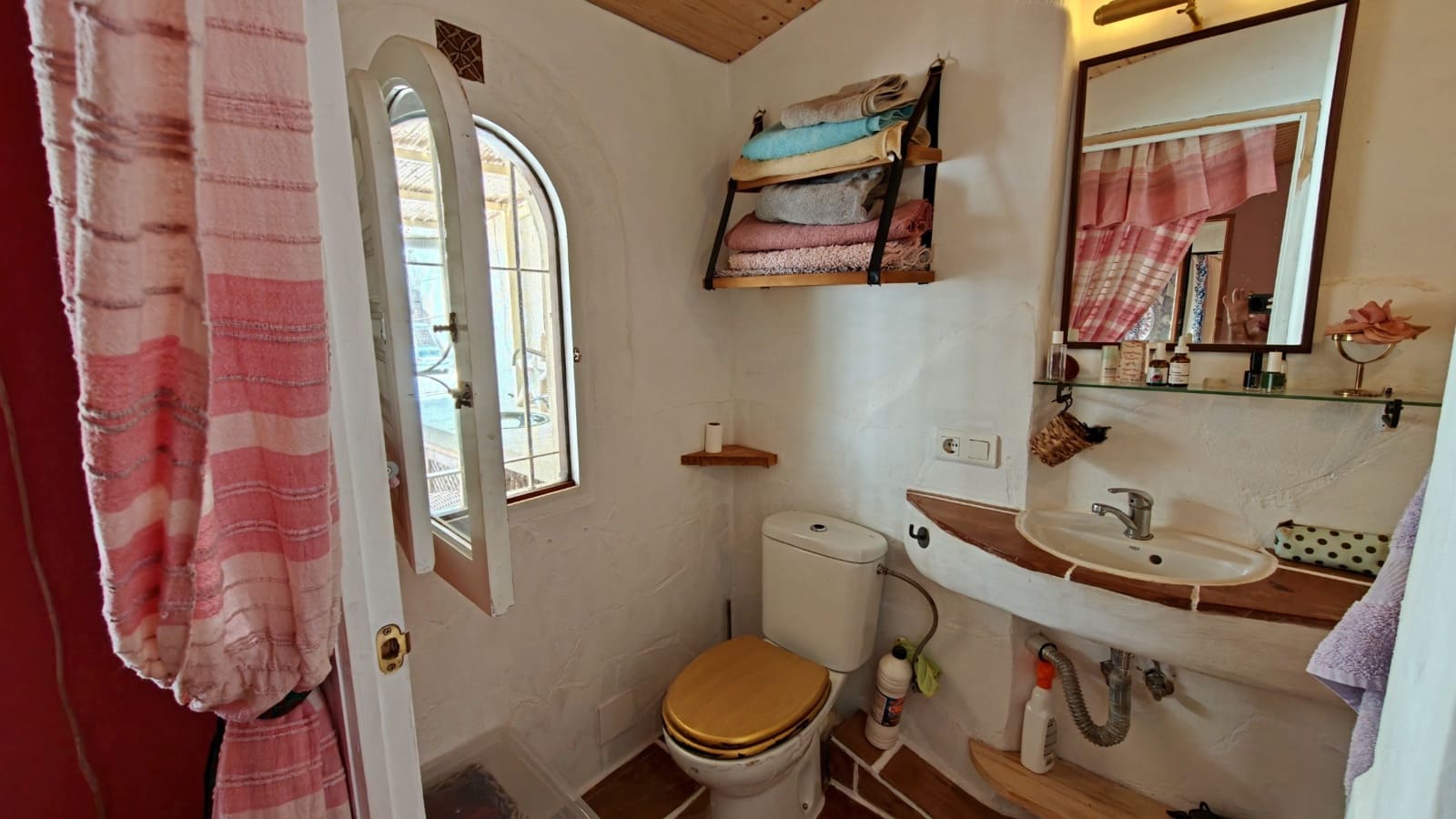 2 bedroom Townhouse for sale in Velez-Malaga - € 135,000 (Ref: 9838825)