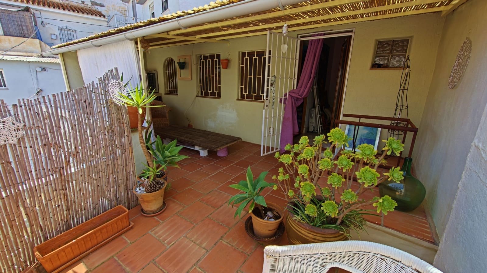2 bedroom Townhouse for sale in Velez-Malaga - € 135,000 (Ref: 9838825)