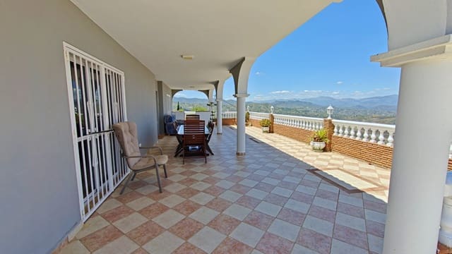 3 camera da letto Finca/Casa di Campagna in vendita in Iznate con piscina garage - 349.000 € (Rif: 9841966)