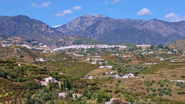 3 sovrum Finca/Hus på landet till salu i Frigiliana med garage - 365 000 € (Ref: 9898426)