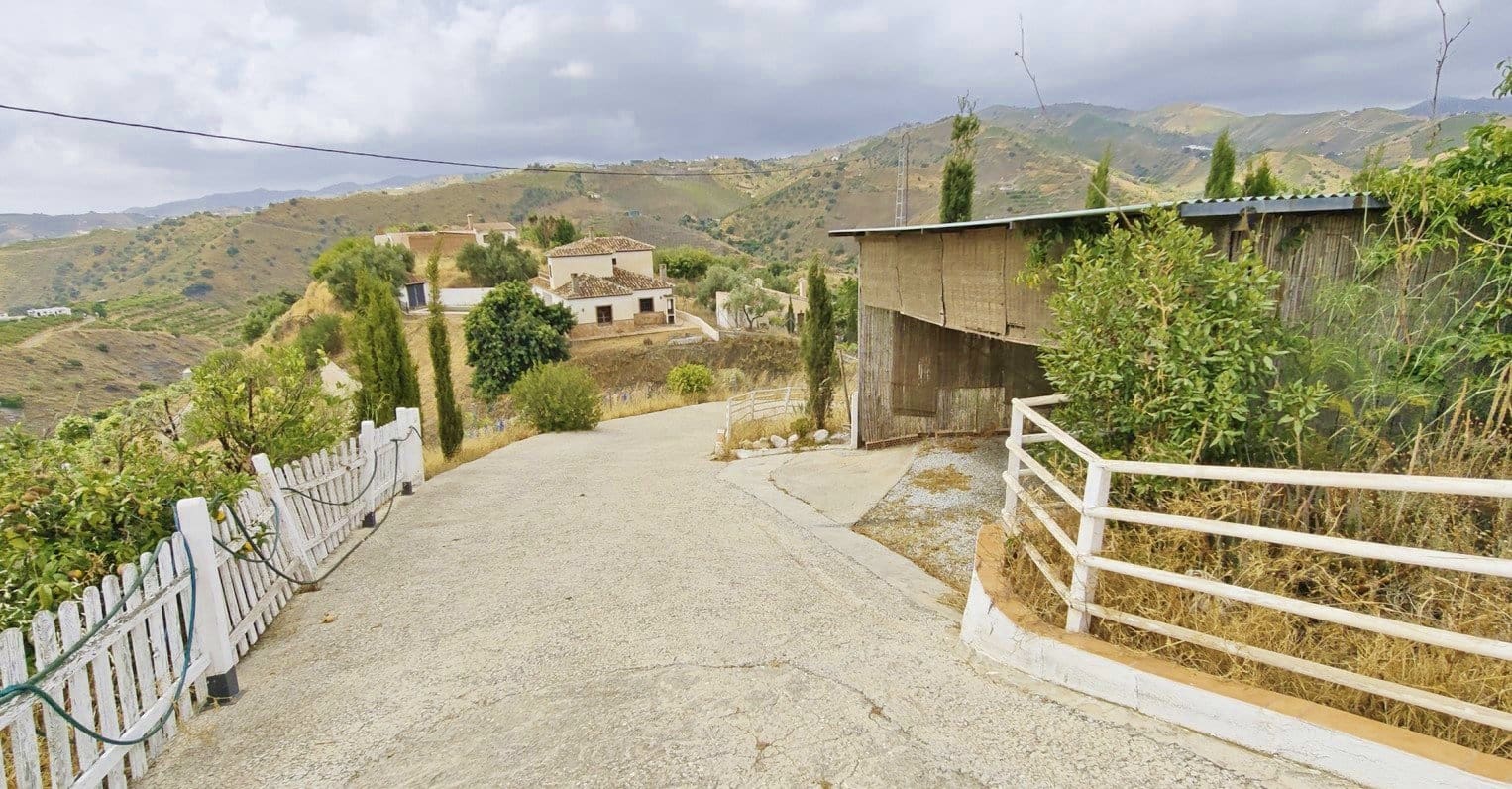Finca/Casa Rural de 2 habitaciones en Almáchar en venta con piscina garaje - 220.000 € (Ref: 9909774)