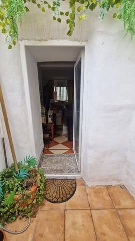 Casa de 4 habitaciones en Canillas de Aceituno en venta - 230.000 € (Ref: 9909775)
