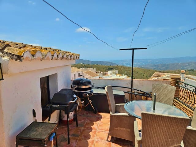 Casa de 4 habitaciones en Canillas de Aceituno en venta - 230.000 € (Ref: 9909775)