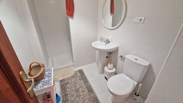 Casa de 4 habitaciones en Canillas de Aceituno en venta - 230.000 € (Ref: 9909775)
