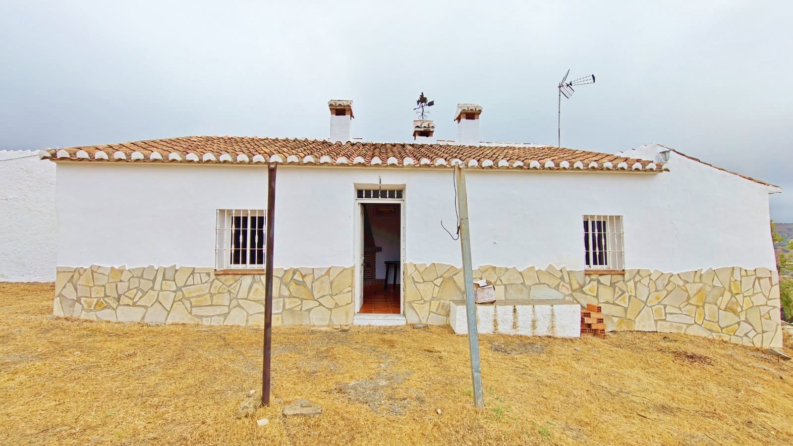 4 bedroom Apartment for sale in Almachar - € 185,000 (Ref: 9926327)