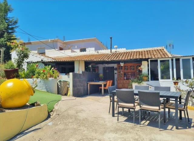 5 bedroom Finca/Country House for sale in Canillas de Aceituno with pool garage - € 239,000 (Ref: 9937404)