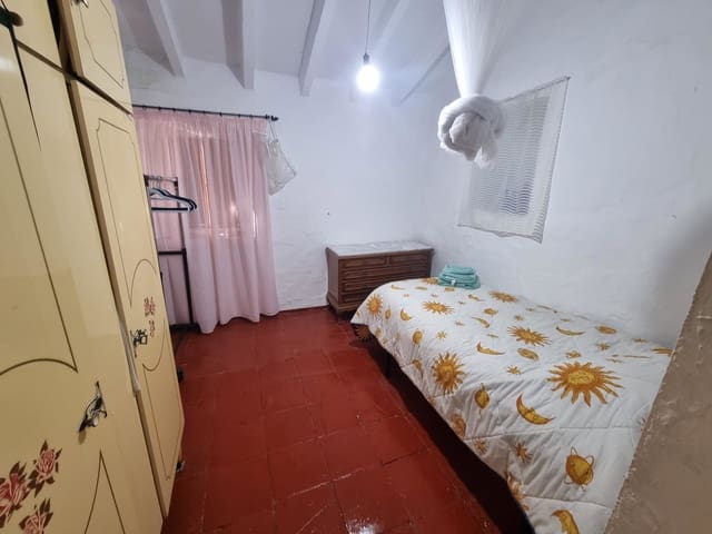 5 bedroom Finca/Country House for sale in Canillas de Aceituno with pool garage - € 239,000 (Ref: 9937404)