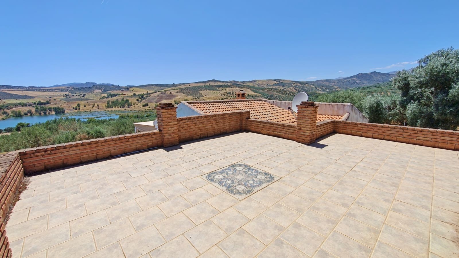 2 sovrum Finca/Hus på landet till salu i Periana med pool - 339 000 € (Ref: 9940995)