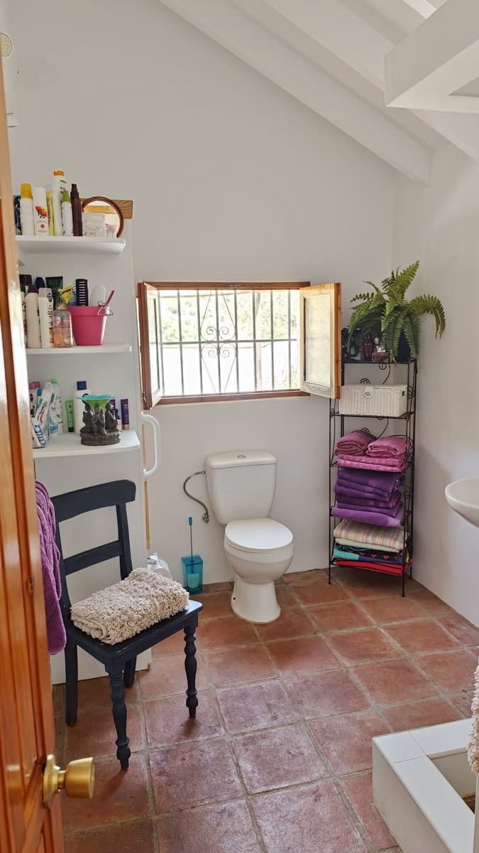 2 slaapkamer Finca/Landhuis te koop in Comares met garage - € 179.000 (Ref: 9984074)