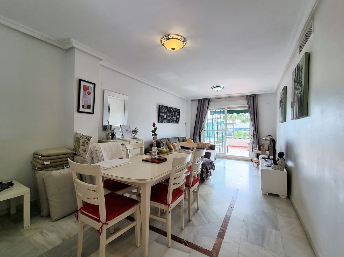 2 slaapkamer Appartement voor vakantieverhuur in Nueva Andalucia met zwembad garage - € 1.400 (Ref: 6036903)