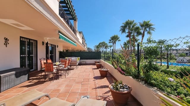 2 slaapkamer Appartement voor vakantieverhuur in Nueva Andalucia, Marbella met zwembad garage - € 1.400 (Ref: 6036903)