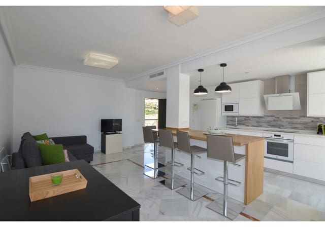 2 quarto Penthouse para arrendamento para férias em Nueva Andalucia, Marbella com piscina Garagem - 1 500 € (Ref: 6091019)