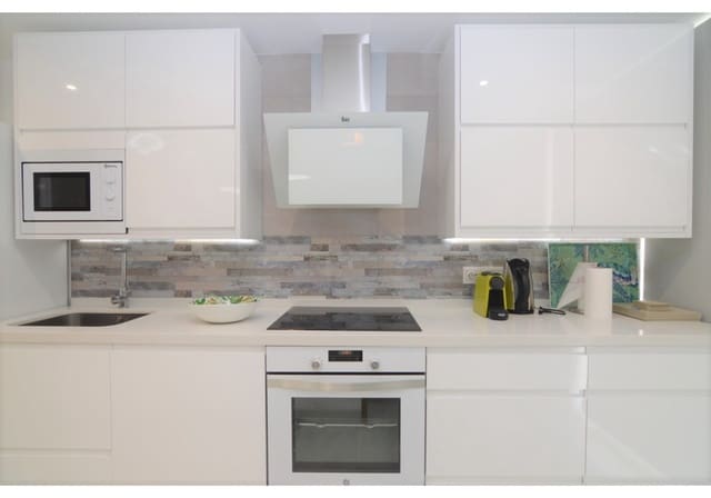 2 quarto Penthouse para arrendamento para férias em Nueva Andalucia, Marbella com piscina Garagem - 1 500 € (Ref: 6091019)