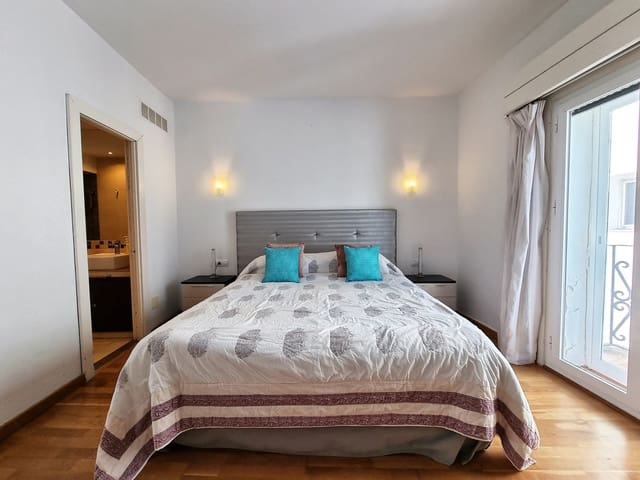 2 soveværelse Penthouse til salg i Puerto Banus, Marbella - € 890.000 (Ref: 6387624)