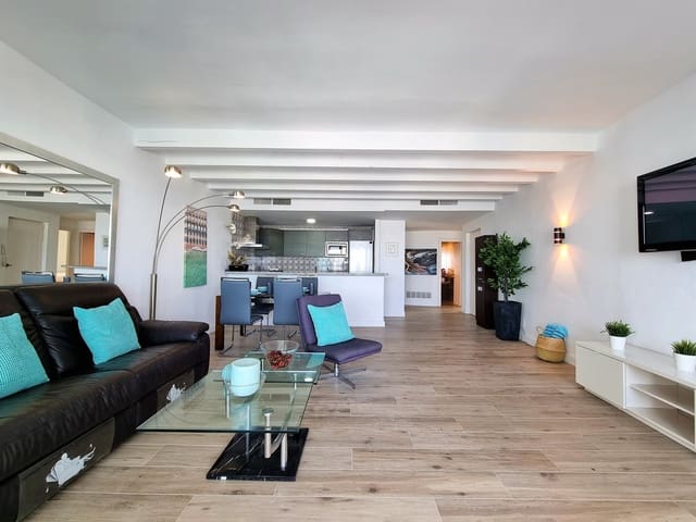 2 quarto Penthouse para venda em Puerto Banus, Marbella - 790 000 € (Ref: 6387624)
