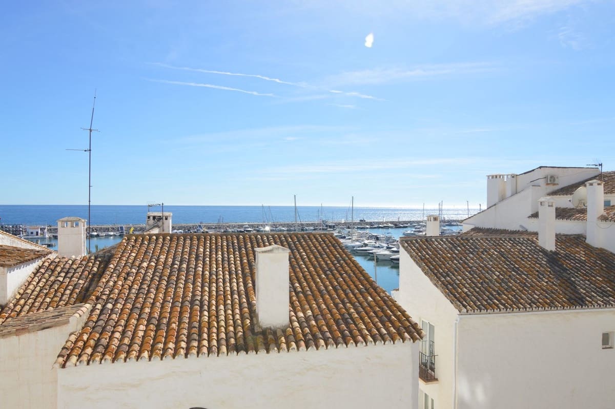 3 sovrum Lägenhet till salu i Puerto Banus med garage - 1 100 000 € (Ref: 7205275)