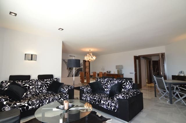 3 chambre Appartement à vendre à Puerto Banus, Marbella avec garage - 1 300 000 € (Ref: 7205275)