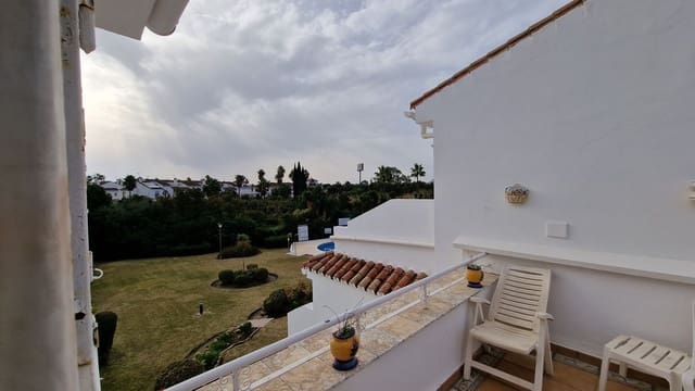 2 slaapkamer Penthouse te koop in El Paraiso, Estepona met zwembad - € 299.000 (Ref: 7519560)