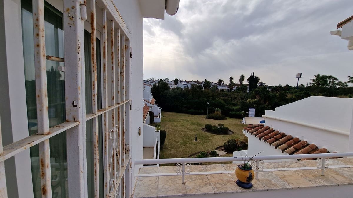 2 chambre Penthouse à vendre à El Paraiso avec piscine - 299 000 € (Ref: 7519560)