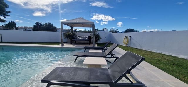 3 bedroom Villa for sale in San Pedro de Alcantara, Marbella with pool garage - € 2,450,000 (Ref: 7702518)