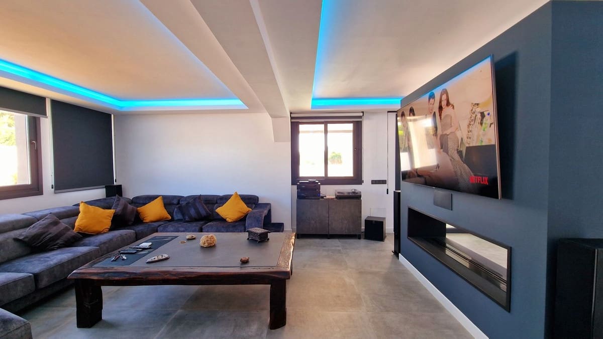 3 bedroom Villa for sale in San Pedro de Alcantara with pool garage - € 2,450,000 (Ref: 7702518)