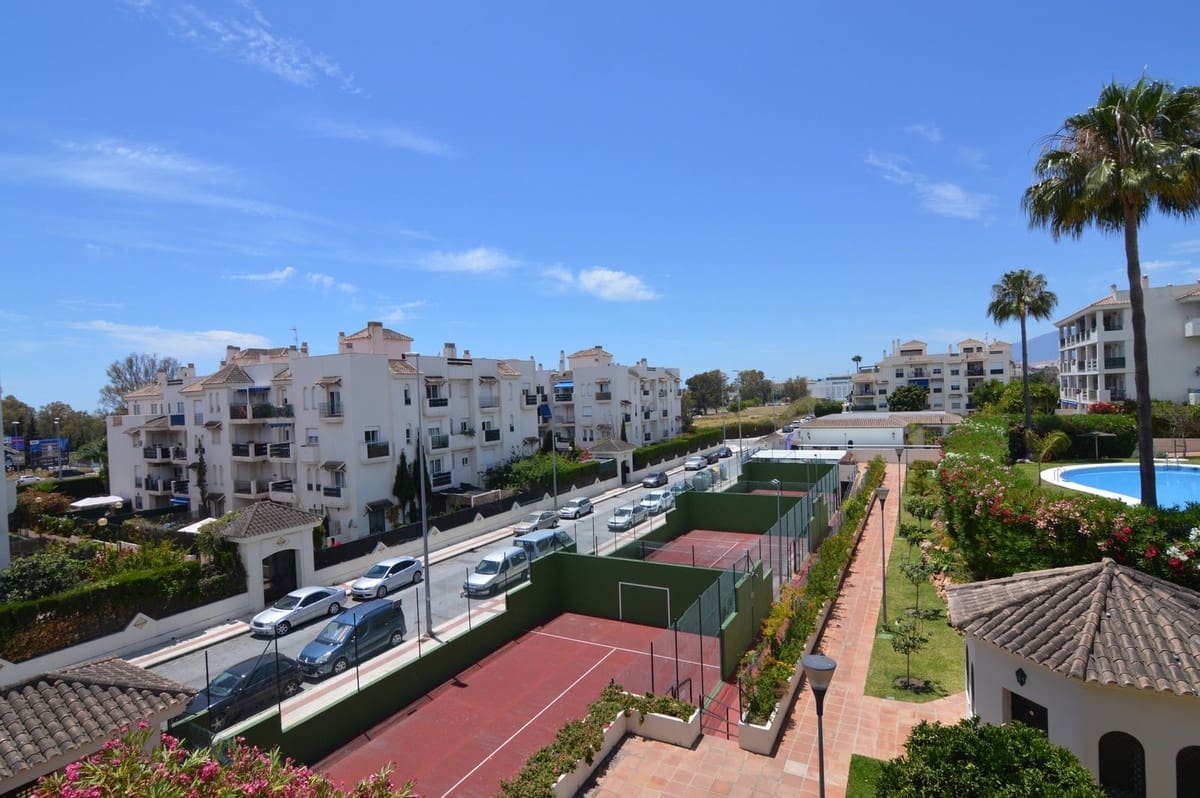 2 quarto Apartamento para arrendamento para férias em Nueva Andalucia com piscina Garagem - 1 100 € (Ref: 8331032)