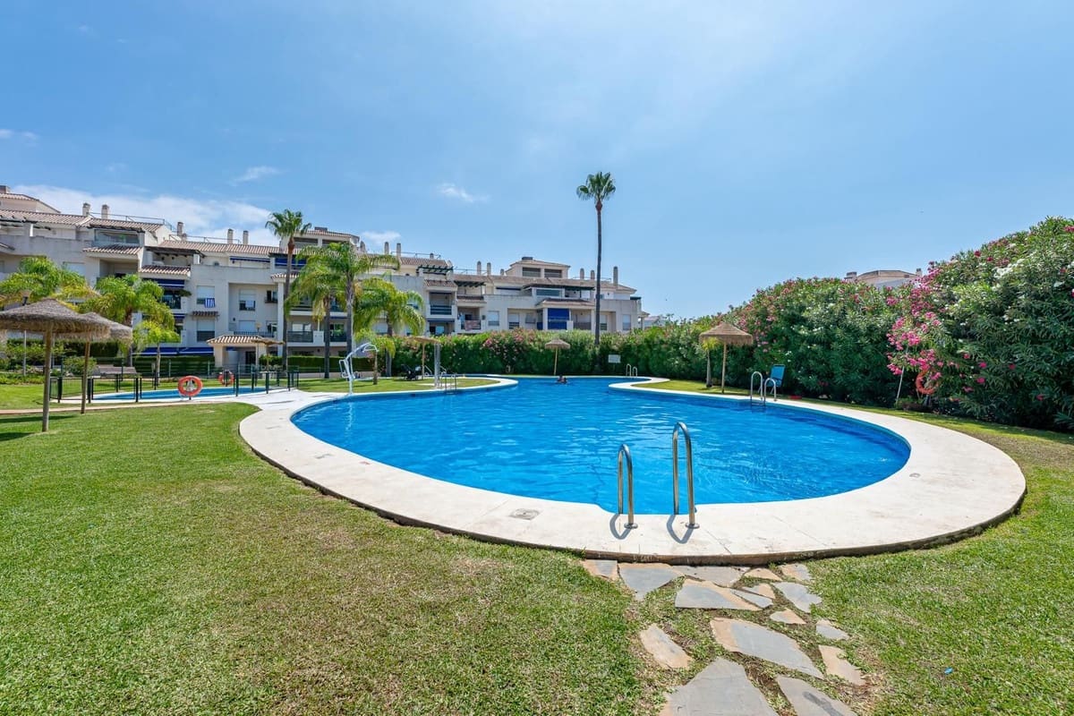 2 quarto Apartamento para arrendamento para férias em Nueva Andalucia com piscina Garagem - 1 100 € (Ref: 8331032)