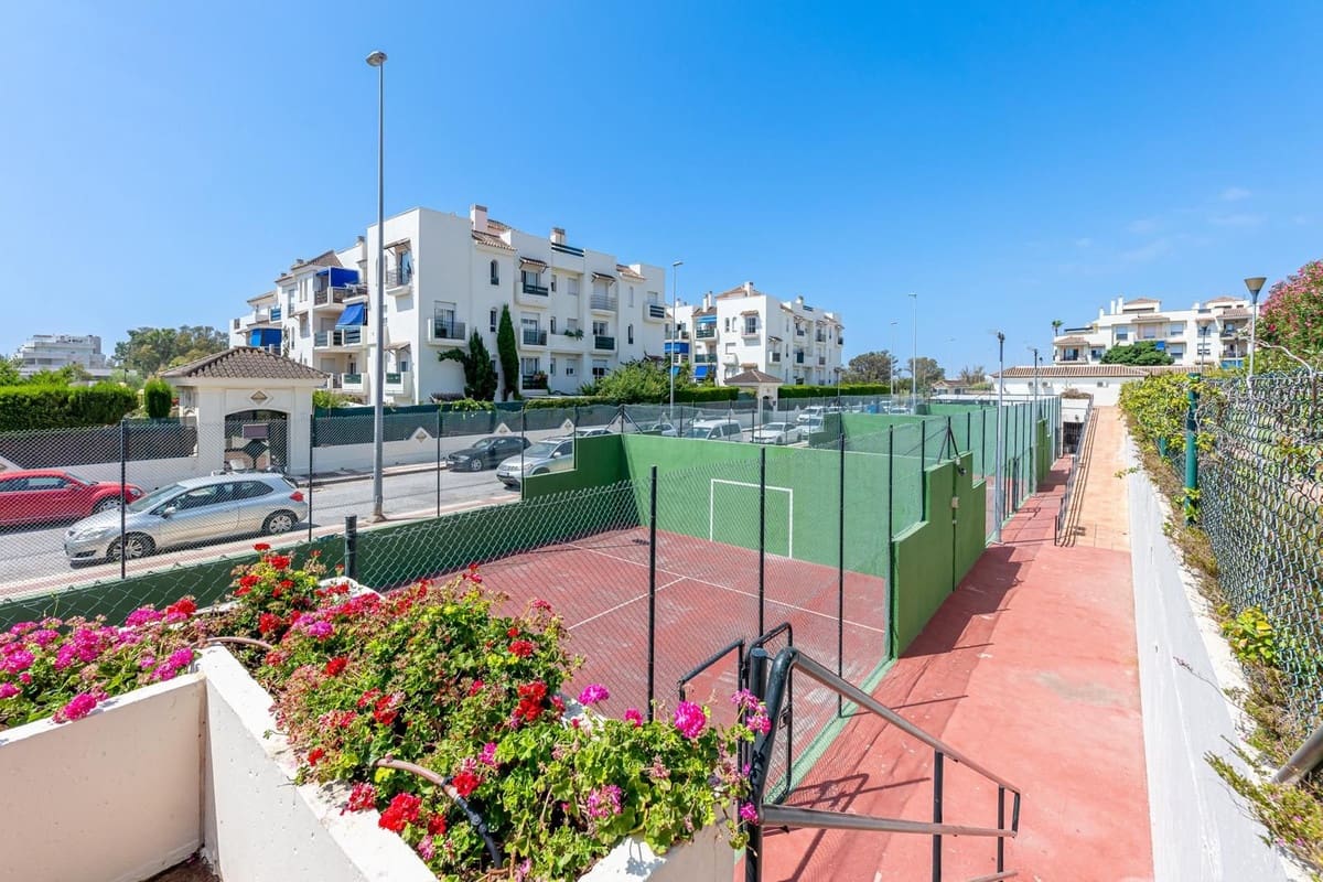 2 quarto Apartamento para arrendamento para férias em Nueva Andalucia com piscina Garagem - 1 100 € (Ref: 8331032)