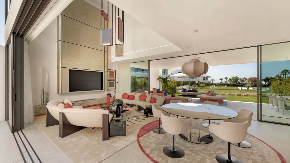 Pareado de 4 habitaciones en Marbella en venta con piscina garaje - 7.900.000 € (Ref: 8553134)