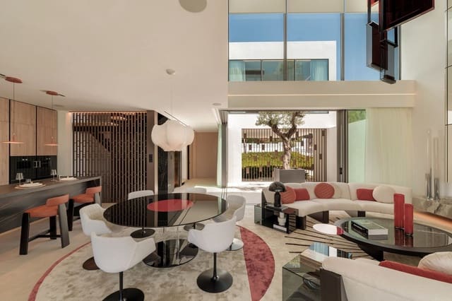 4 sypialnia Dom blizniak na sprzedaż w Marbella z basenem garażem - 7 900 000 € (Ref: 8553134)