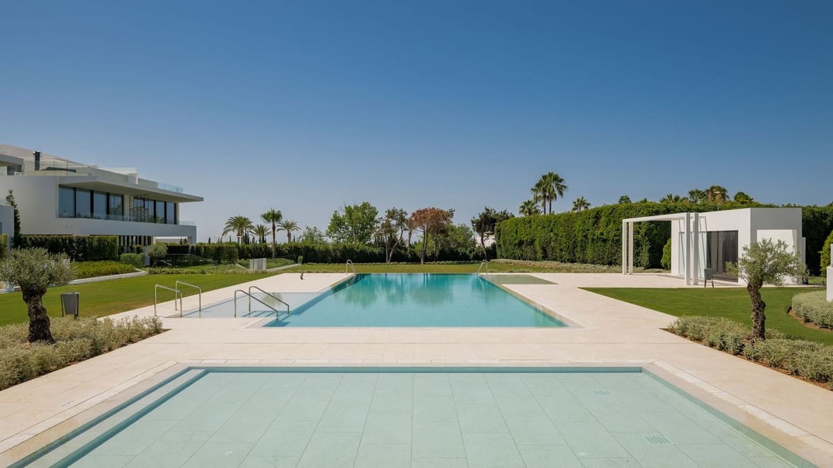 Pareado de 4 habitaciones en Marbella en venta con piscina garaje - 7.900.000 € (Ref: 8553134)