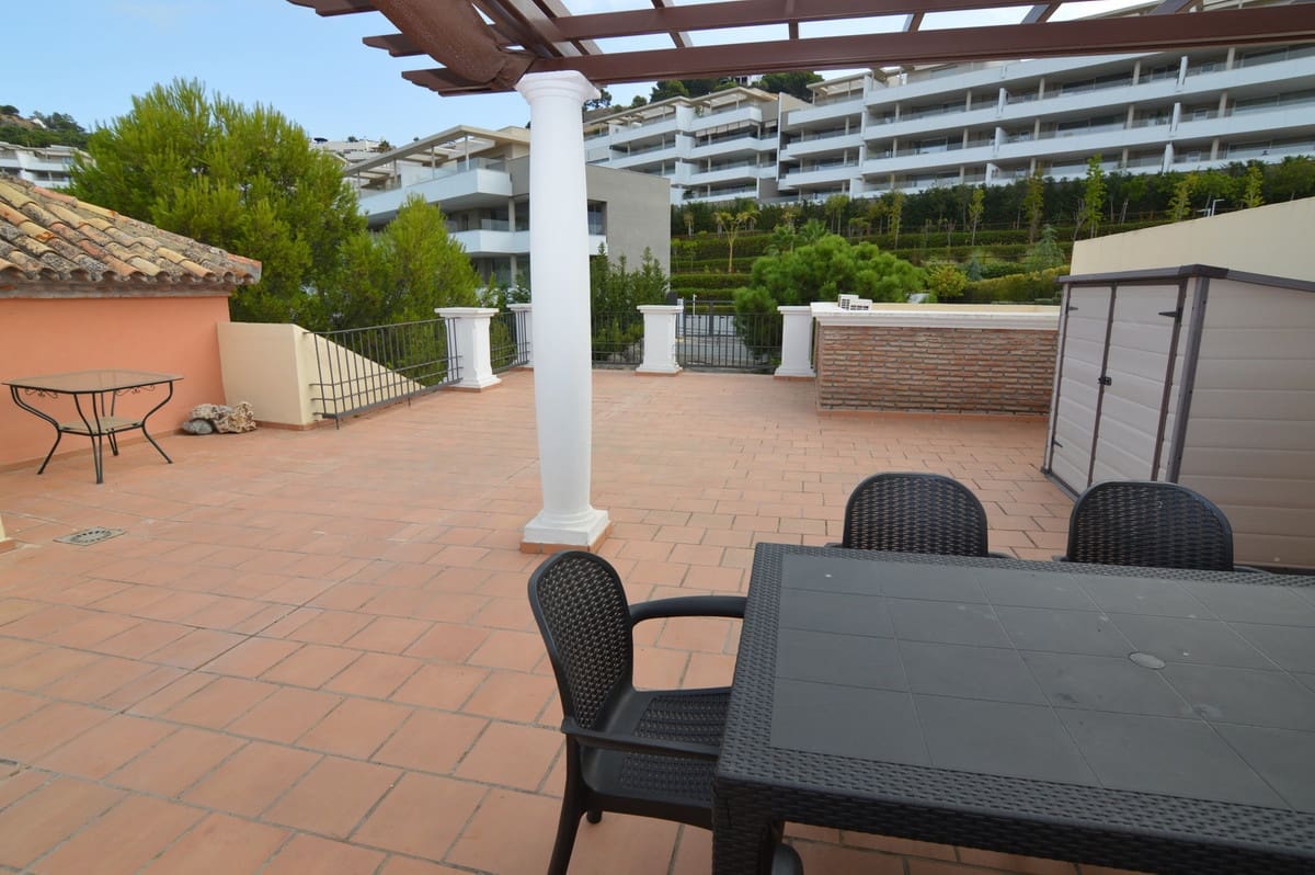 3 soverom Penthouse til salgs i Los Arqueros med svømmebasseng garasje - € 549 000 (Ref: 8569445)