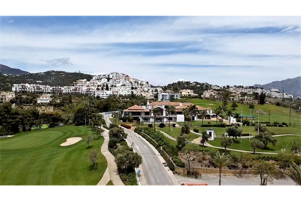 3 soverom Penthouse til salgs i Los Arqueros med svømmebasseng garasje - € 549 000 (Ref: 8569445)