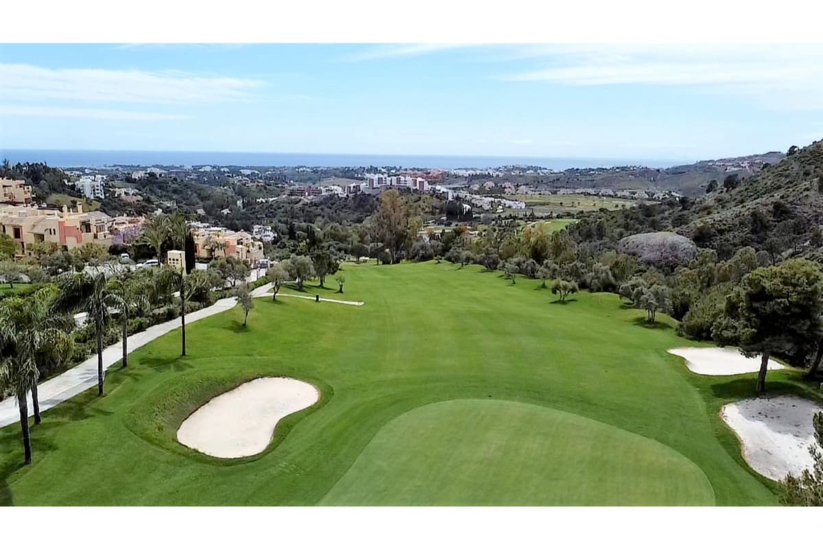 3 soverom Penthouse til salgs i Los Arqueros med svømmebasseng garasje - € 549 000 (Ref: 8569445)