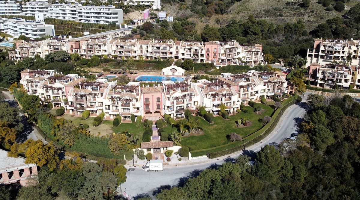 3 soverom Penthouse til salgs i Los Arqueros med svømmebasseng garasje - € 549 000 (Ref: 8569445)