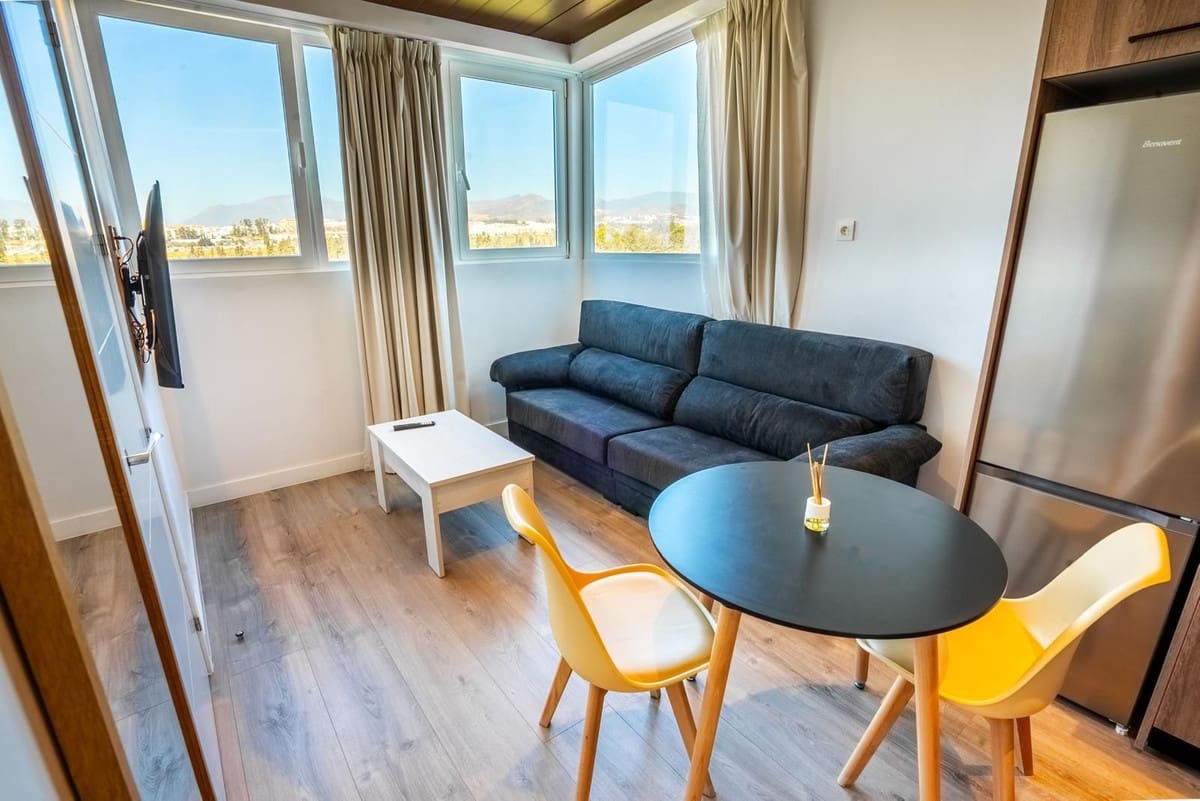 7 sovrum Takvåning till salu i Marbella med pool garage - 850 000 € (Ref: 8674301)