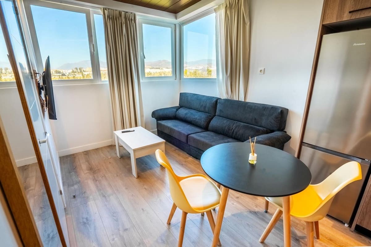 7 bedroom Penthouse for sale in Marbella with pool garage - € 850,000 (Ref: 8674301)