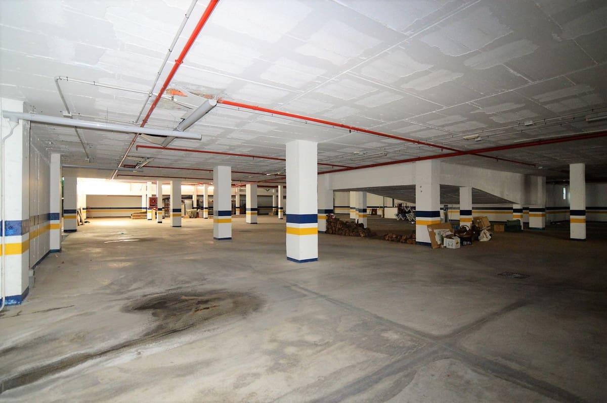 Komercyjne na sprzedaż w San Pedro de Alcantara z basenem garażem - 1 500 000 € (Ref: 8695874)