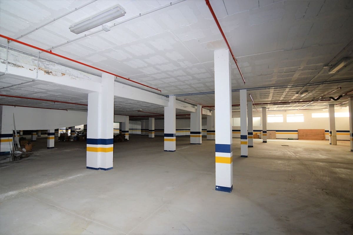 Local Comercial en San Pedro de Alcantara en venta con piscina garaje - 1.500.000 € (Ref: 8695874)