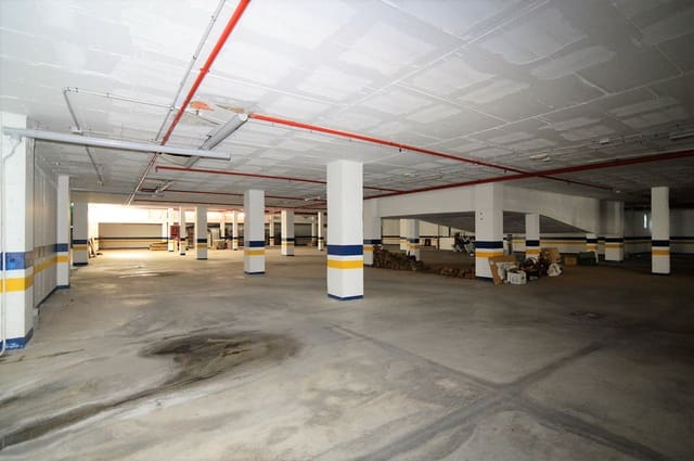 Erhverv til salg i San Pedro de Alcantara, Marbella med swimmingpool garage - € 1.500.000 (Ref: 8695874)