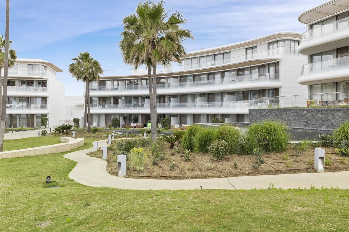 4 soveværelse Penthouse til salg i Estepona med swimmingpool garage - € 1.350.000 (Ref: 9509451)