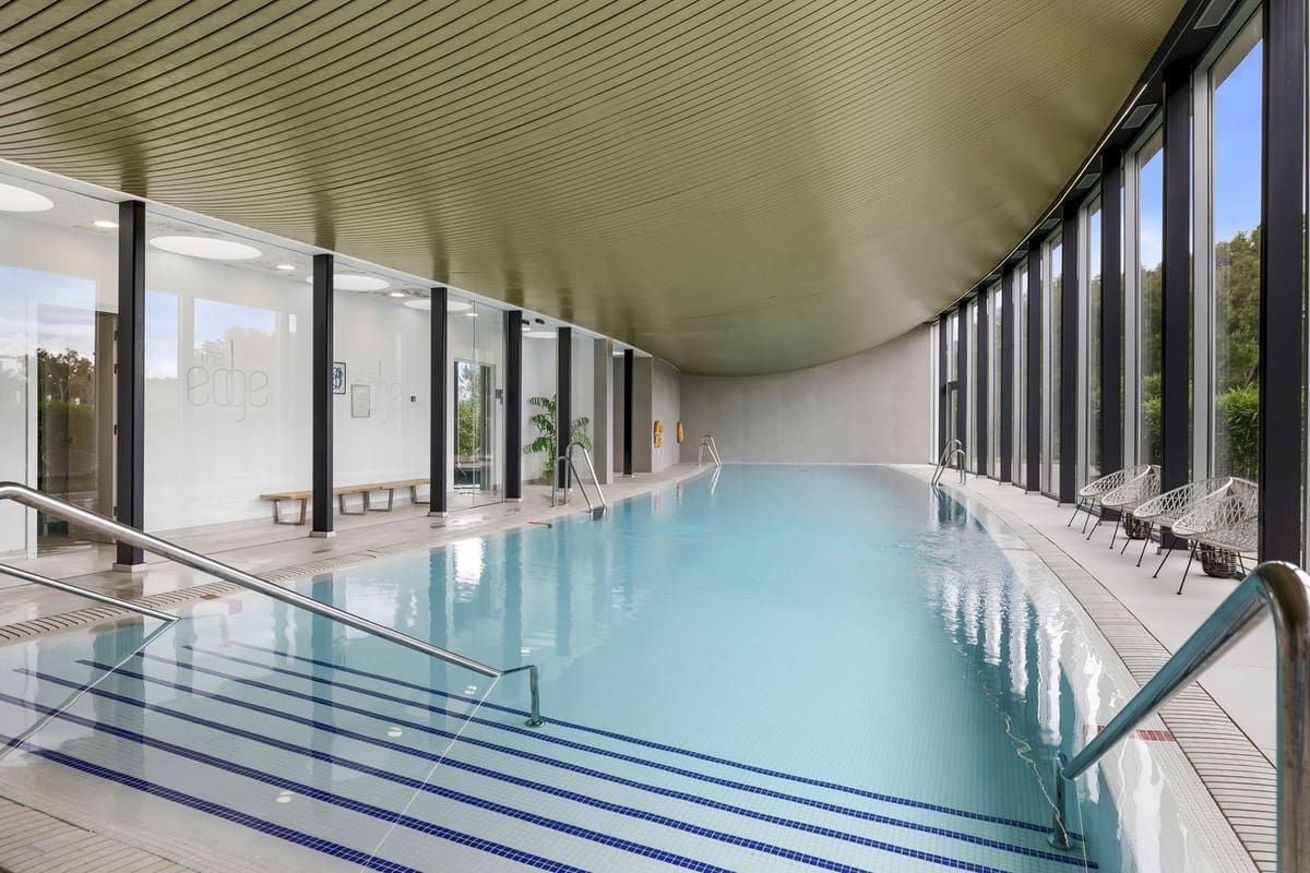 4 soveværelse Penthouse til salg i Estepona med swimmingpool garage - € 1.350.000 (Ref: 9509451)