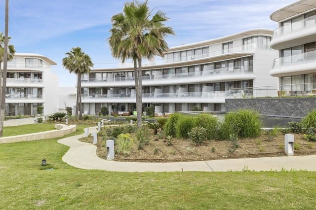 3 chambre Appartement à vendre à Estepona avec piscine garage - 995 000 € (Ref: 9509453)