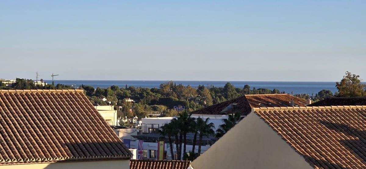3 bedroom Penthouse for sale in Marbella with pool garage - € 795,000 (Ref: 9509454)